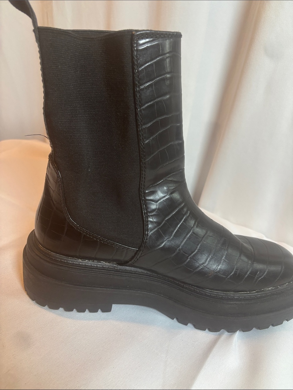 Zara Black Croc-Embossed Lace-Up Platform Boot
